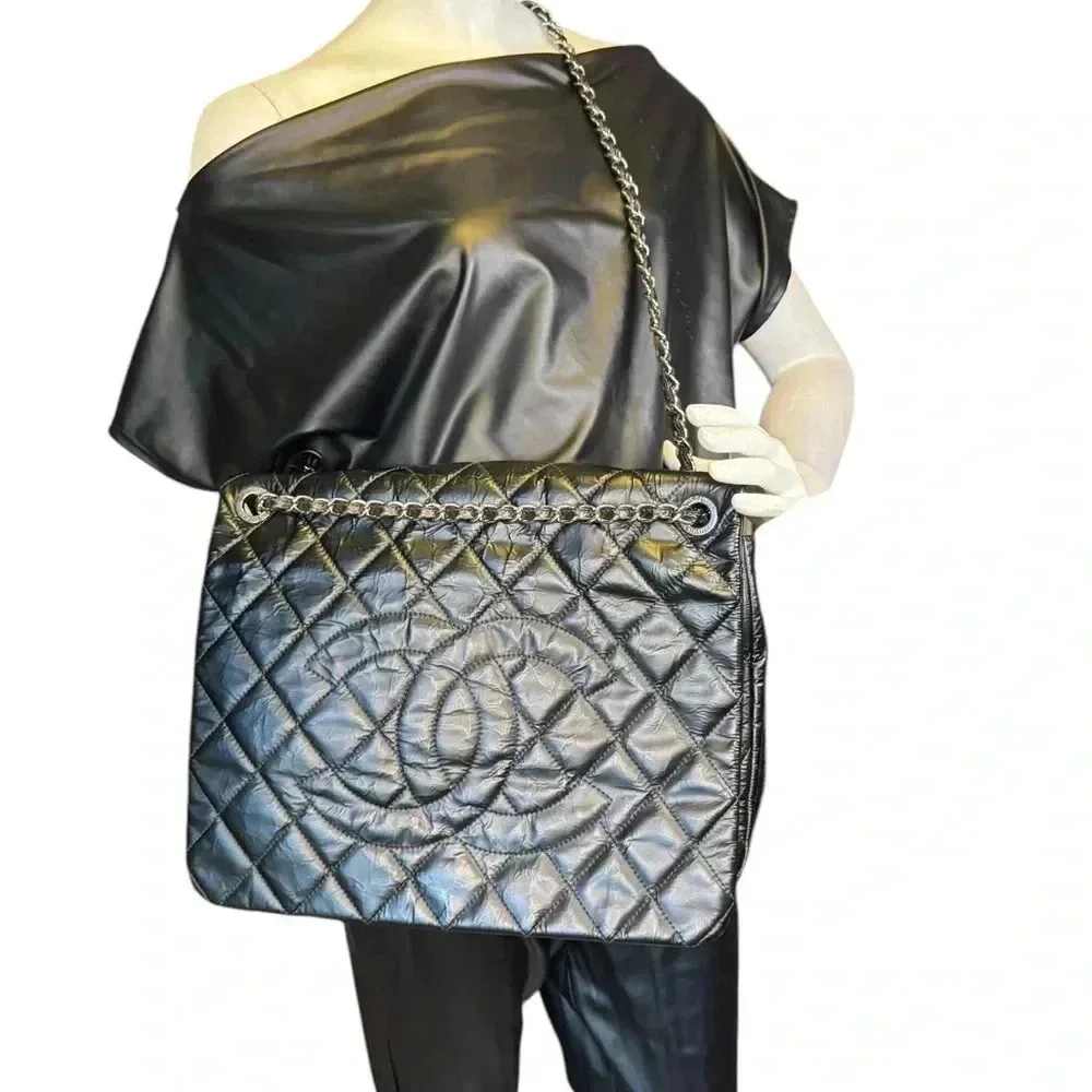 Chanel Chain CC Full Flap Bag Quilted Patent Leather Large Size Black Color.